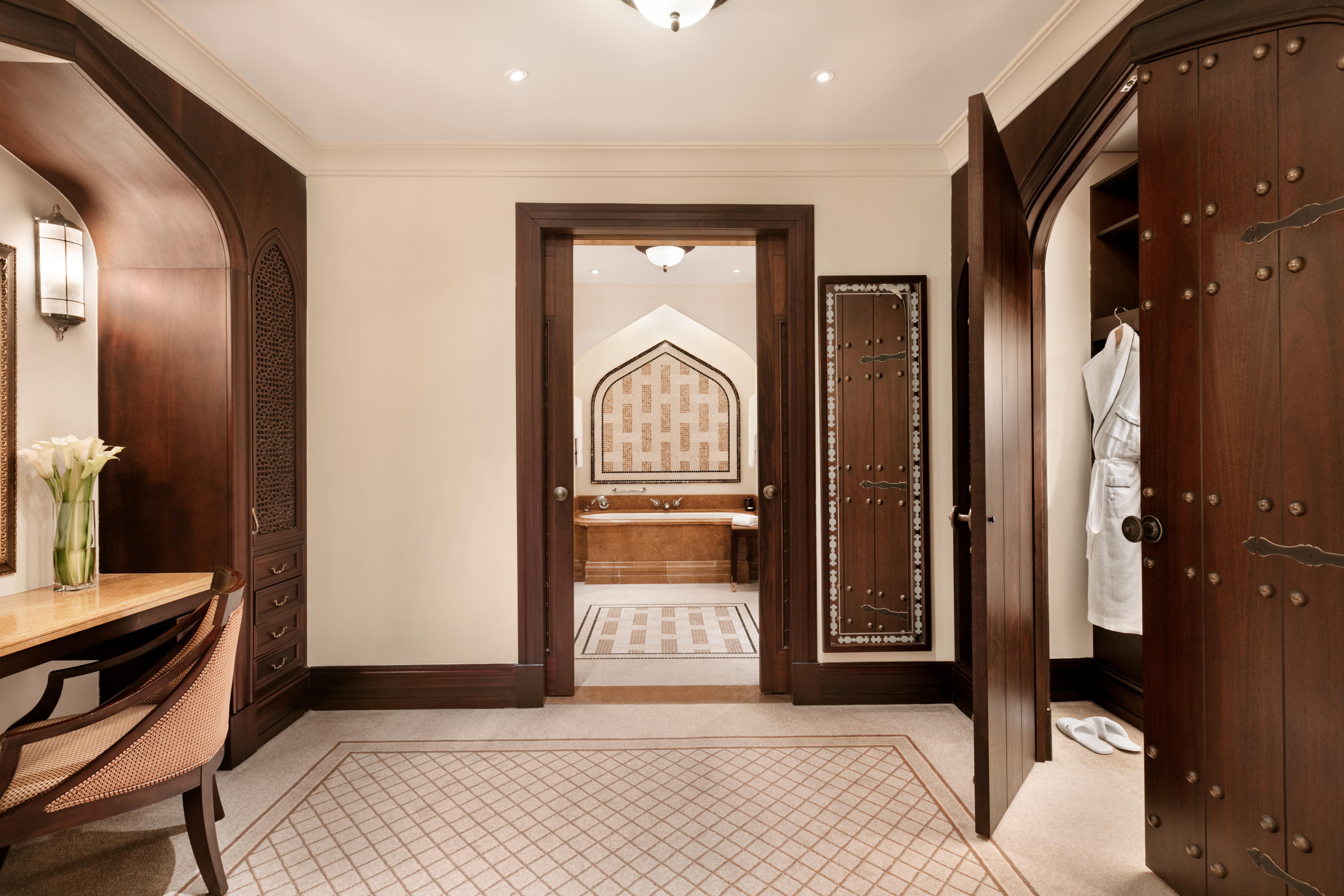 Shangri-La Qaryat Al Beri, Abu Dabi Exterior foto A suite at the Taj Mahal Palace