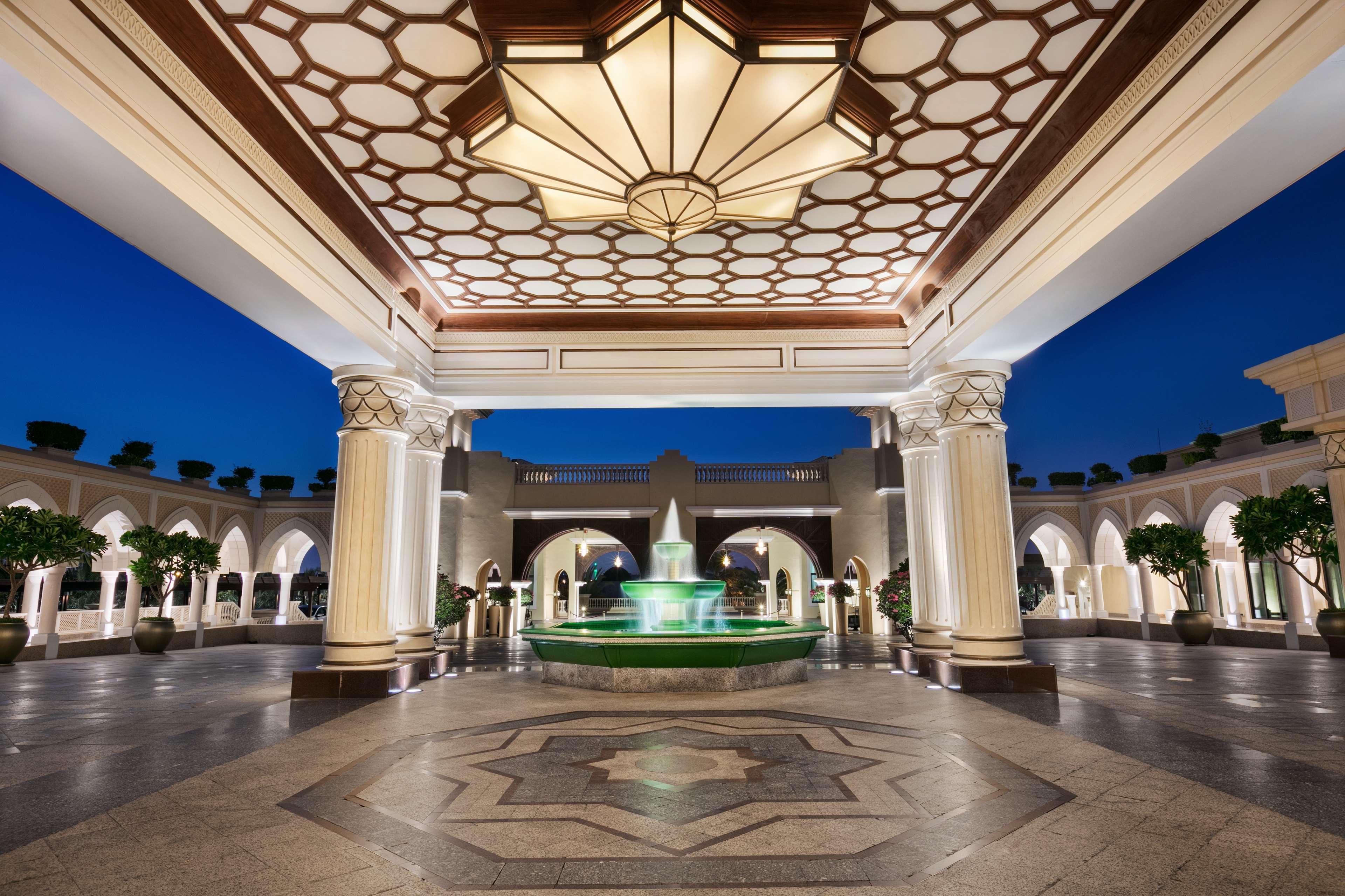 Shangri-La Qaryat Al Beri, Abu Dabi Exterior foto The Palace Downtown Dubai